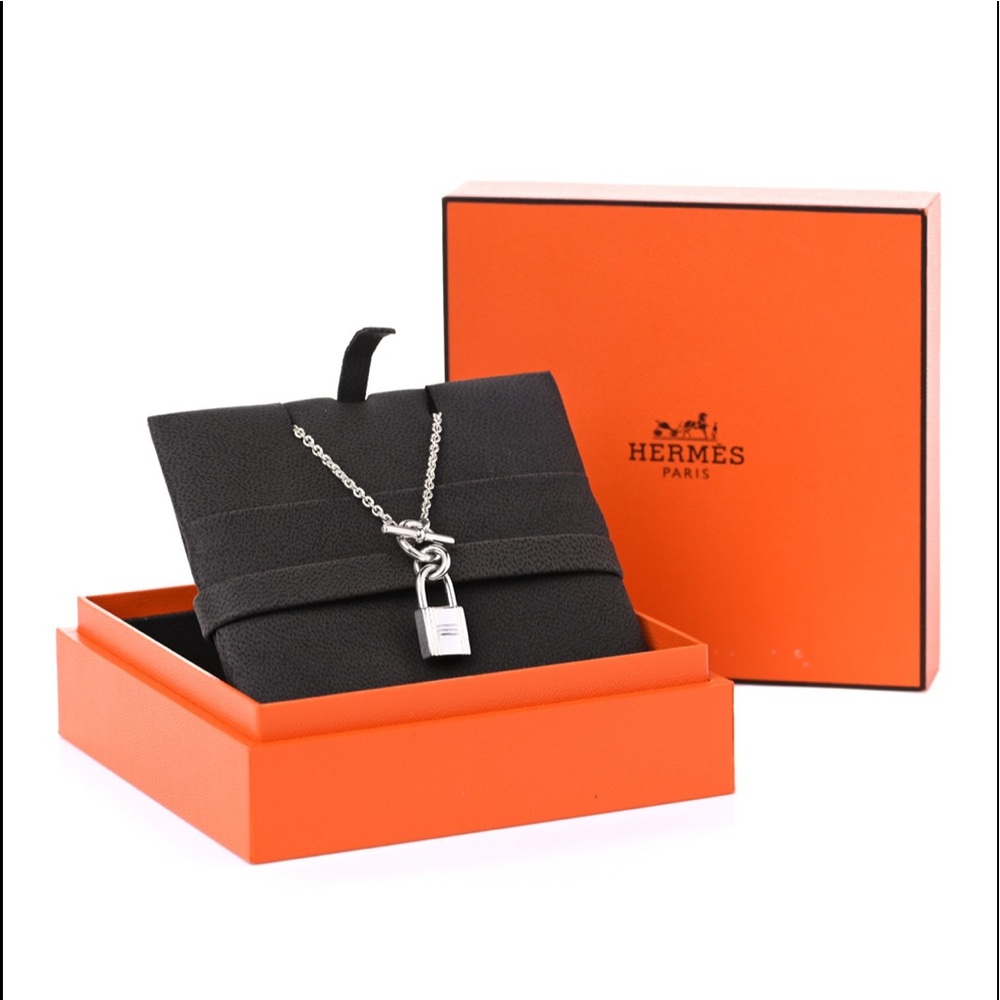 ❌Sold❌Authentic Hermes Sterling Silver Kelly Lock Pendant Necklace